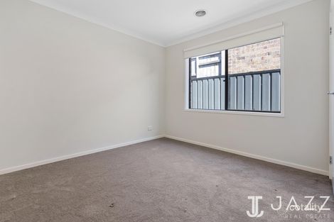 Property photo of 27 Sherrington Grange Derrimut VIC 3026