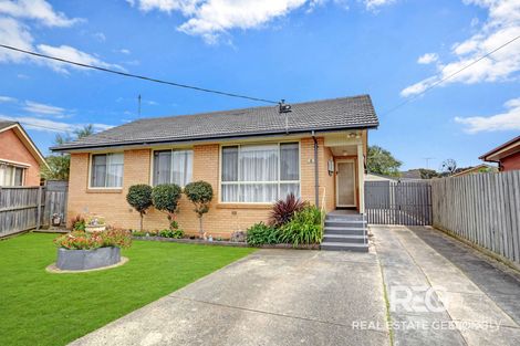 8 Higgins Ct, Breakwater, VIC 3219