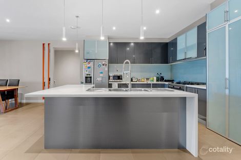 Property photo of 38 Ultimo Walk Taylors Hill VIC 3037