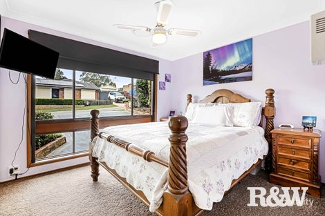 Property photo of 2 Comet Glen St Clair NSW 2759