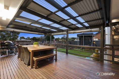 Property photo of 10 Newmill Close Endeavour Hills VIC 3802