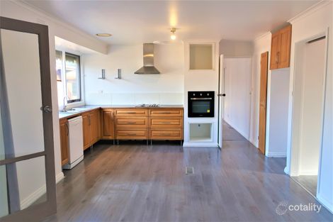 Property photo of 18 Greenway Drive Mill Park VIC 3082