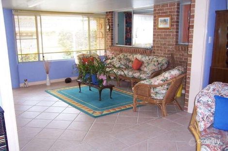 Property photo of 6 Mayfair Place Forster NSW 2428