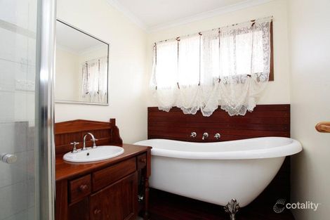 Property photo of 5 Mulberry Court Cranbourne North VIC 3977