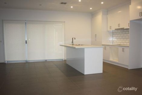 2/85 Ridgeway Pde, Sunshine West, VIC 3020