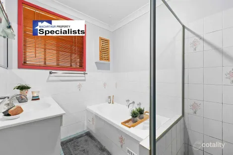 Property photo of 4 Thane Close Rosemeadow NSW 2560