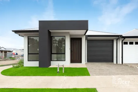 Property photo of 12 Mimicus Drive Wollert VIC 3750