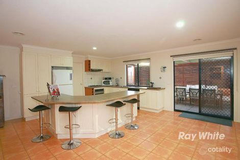 Property photo of 5 Belvoir Court Cranbourne VIC 3977