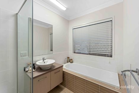 Property photo of 2 Ironbark Circuit Everton Hills QLD 4053