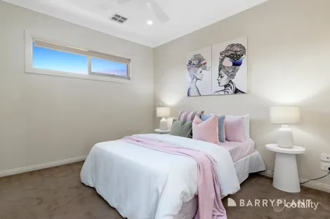 Property photo of 1/11 Attenborough Square Wantirna VIC 3152