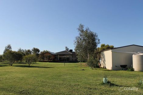 Property photo of 10 Redgum Place Narromine NSW 2821