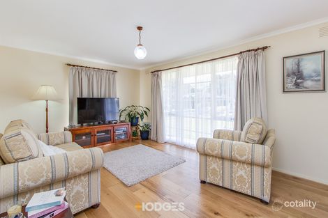 Property photo of 4 Farrer Close Cranbourne VIC 3977
