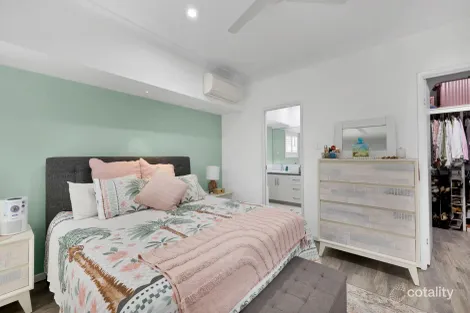 Property photo of 18 Azure Drive Rural View QLD 4740