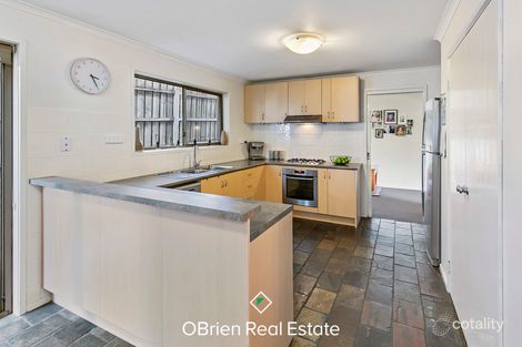 Property photo of 3 Manna Gum Court Carrum Downs VIC 3201