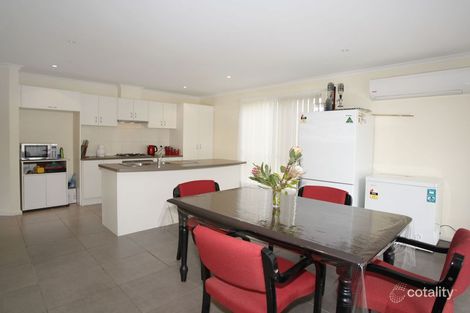 Property photo of 3/67 Wakenshaw Crescent Pakenham VIC 3810