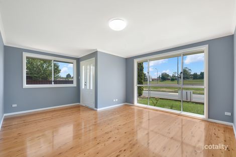 Property photo of 251 Copperfield Drive Rosemeadow NSW 2560