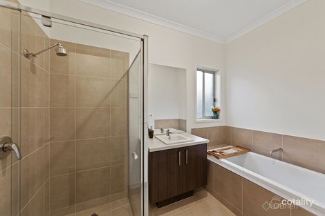 Property photo of 18 Clydevale Avenue Clyde North VIC 3978