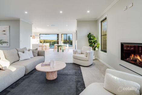 Property photo of 9 Lake Serenity Boulevard Helensvale QLD 4212