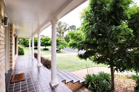 Property photo of 7 Beveridge Crescent Dubbo NSW 2830