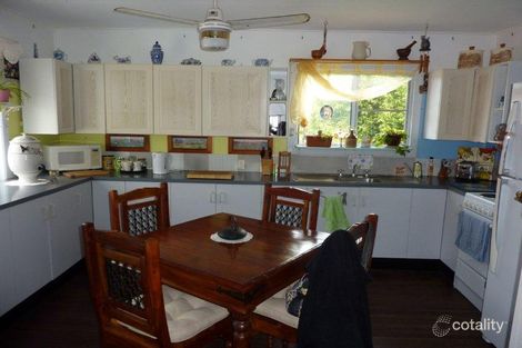 Property photo of 13 Magpie Street Slade Point QLD 4740