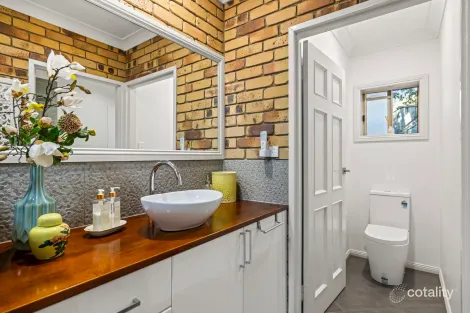 Property photo of 9 Lorraine Crescent Centenary Heights QLD 4350