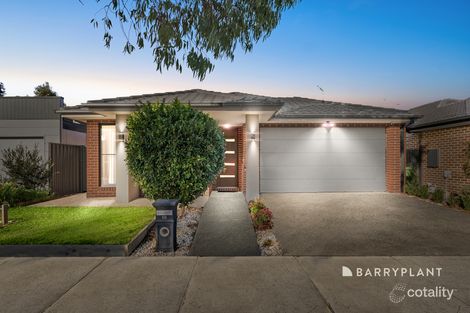 18 Revelstoke Cres, Pakenham, VIC 3810