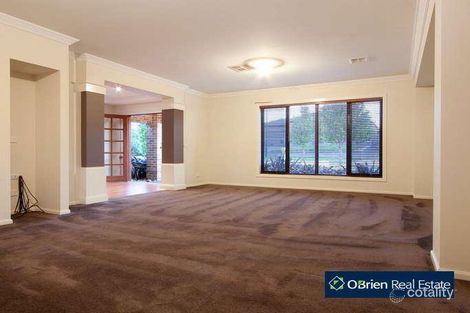 Property photo of 14 Marisa Crescent Berwick VIC 3806