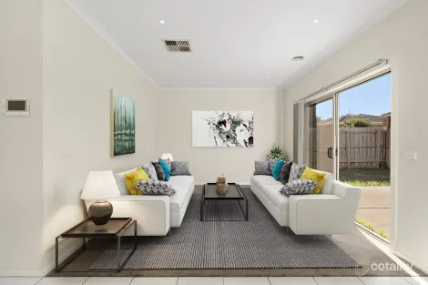 Property photo of 16 Red Robin Road Truganina VIC 3029