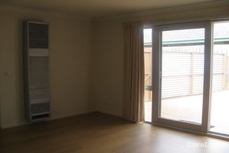 Property photo of 6 Gipps Crescent Cranbourne North VIC 3977