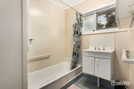 Property photo of 14 Light Street Leichhardt QLD 4305