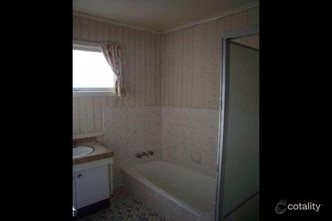 Property photo of 64 Valentia Street Mansfield QLD 4122