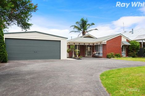 Property photo of 28 Thomas Place Pakenham VIC 3810