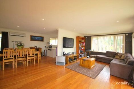 Property photo of 82 Woodview Avenue Lisarow NSW 2250