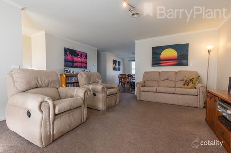2/16 Carmichael Ct, Sebastopol, VIC 3356