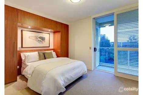 Property photo of 3N/39 Castlebar Street Kangaroo Point QLD 4169