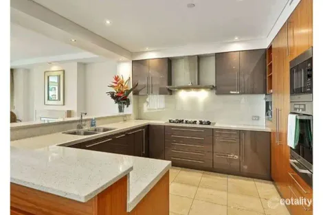 Property photo of 3N/39 Castlebar Street Kangaroo Point QLD 4169