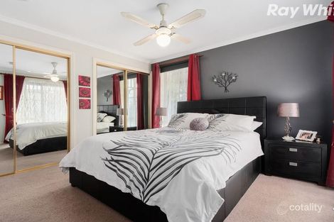 Property photo of 28 Thomas Place Pakenham VIC 3810