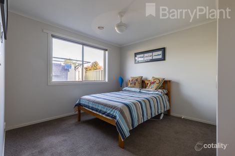 Property photo of 2/16 Carmichael Court Sebastopol VIC 3356
