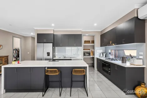 Property photo of 15 Canterbury Road West Lara VIC 3212