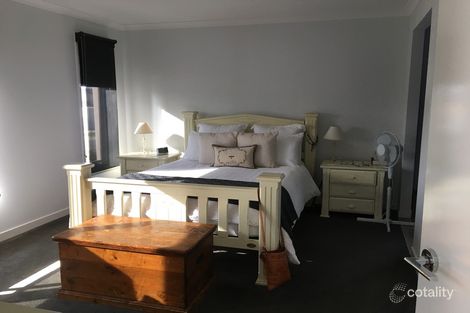 Property photo of 39 Penshurst Crescent Officer VIC 3809