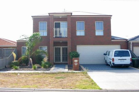 24 Lush Ct, Altona Meadows, VIC 3028