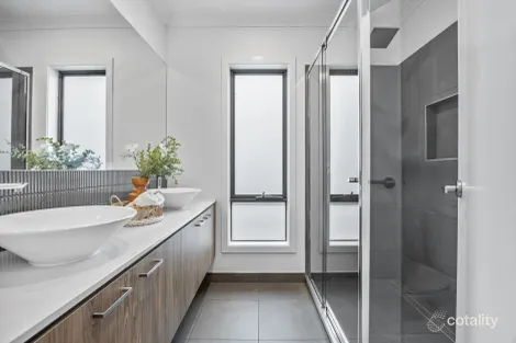 Property photo of 29 Excalibur Street Berwick VIC 3806