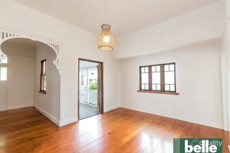 27 Bardsley Ave, Greenslopes, QLD 4120