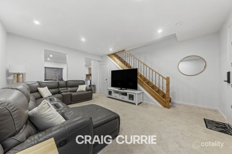 Property photo of 5 Reginald Close Pakenham VIC 3810