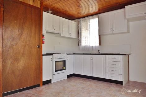 Property photo of 6 Malnham Crescent Newborough VIC 3825