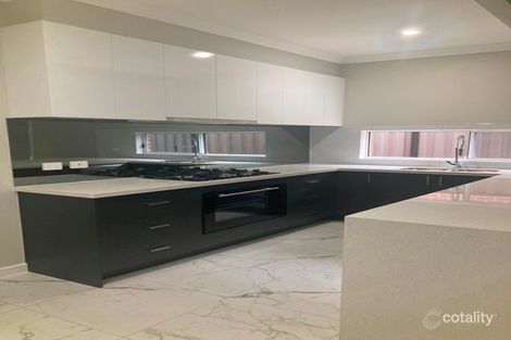 Property photo of 436 Brookfield Boulevard Craigieburn VIC 3064