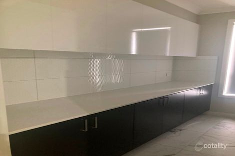 Property photo of 436 Brookfield Boulevard Craigieburn VIC 3064