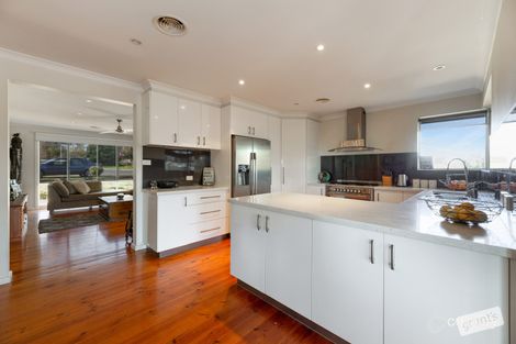 Property photo of 2 Lindsay Street Drouin VIC 3818