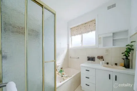 Property photo of 102 Rokewood Crescent Meadow Heights VIC 3048