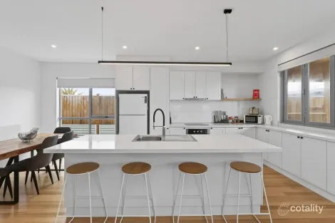 5 Casino St, Peterborough, VIC 3270